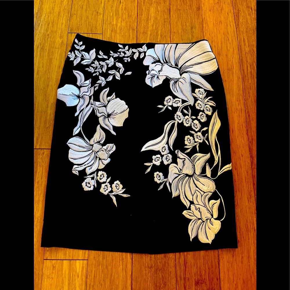 Beautiful skirt with white embroidery by WHBM